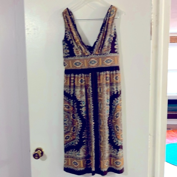 Perfect holiday dress ! Size 6 - Picture 3 of 10